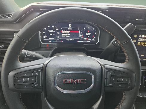 Used 2025 GMC Sierra 2500 AT4 w/ AT4 Premium Plus Package AWD/4WD image 4