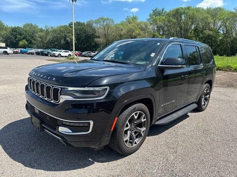 Used 2023 Jeep Wagoneer Series III w/ Preferred Equipment Group AWD/4WD image 3