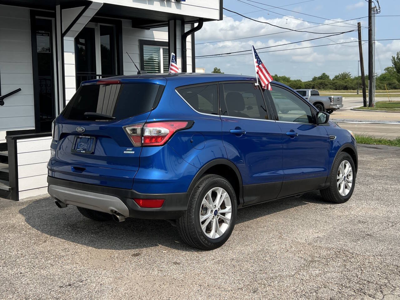 Used 2017 Ford Escape SE FWD image 5