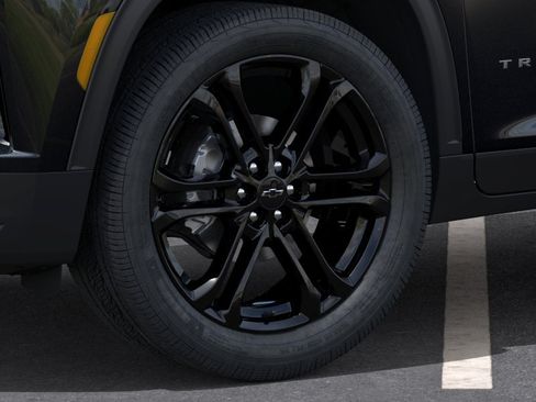 New 2026 Chevrolet Traverse LT w/ Driver Confidence Package AWD/4WD image 9