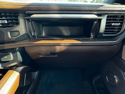 Used 2024 Ford Expedition King Ranch image 29