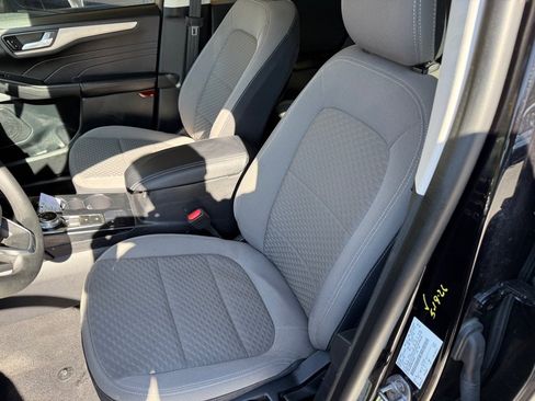 Used 2021 Ford Escape SE FWD image 3