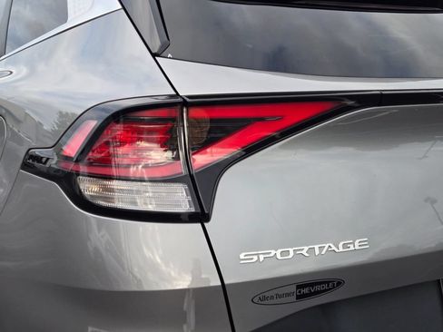 Used 2024 Kia Sportage LX FWD image 9