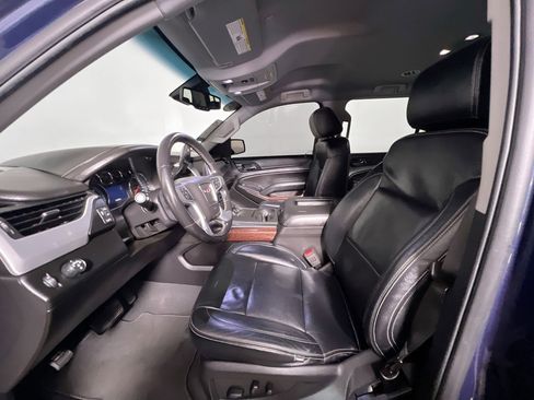 Used 2019 GMC Yukon XL SLE w/ SLE Value Package image 14