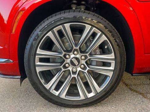 New 2026 Cadillac Vistiq Platinum image 7