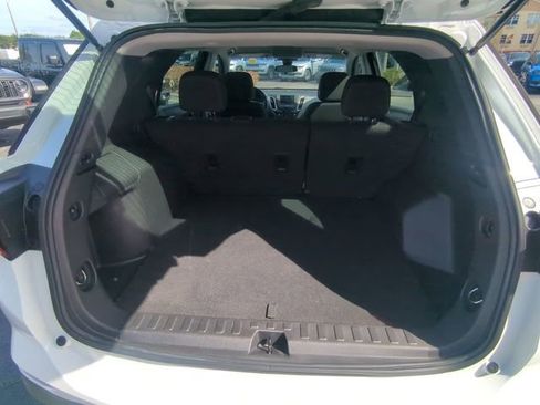Used 2022 Chevrolet Equinox LS image 14