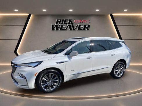 Used 2024 Buick Enclave Avenir w/ Avenir Technology Package AWD/4WD image 2