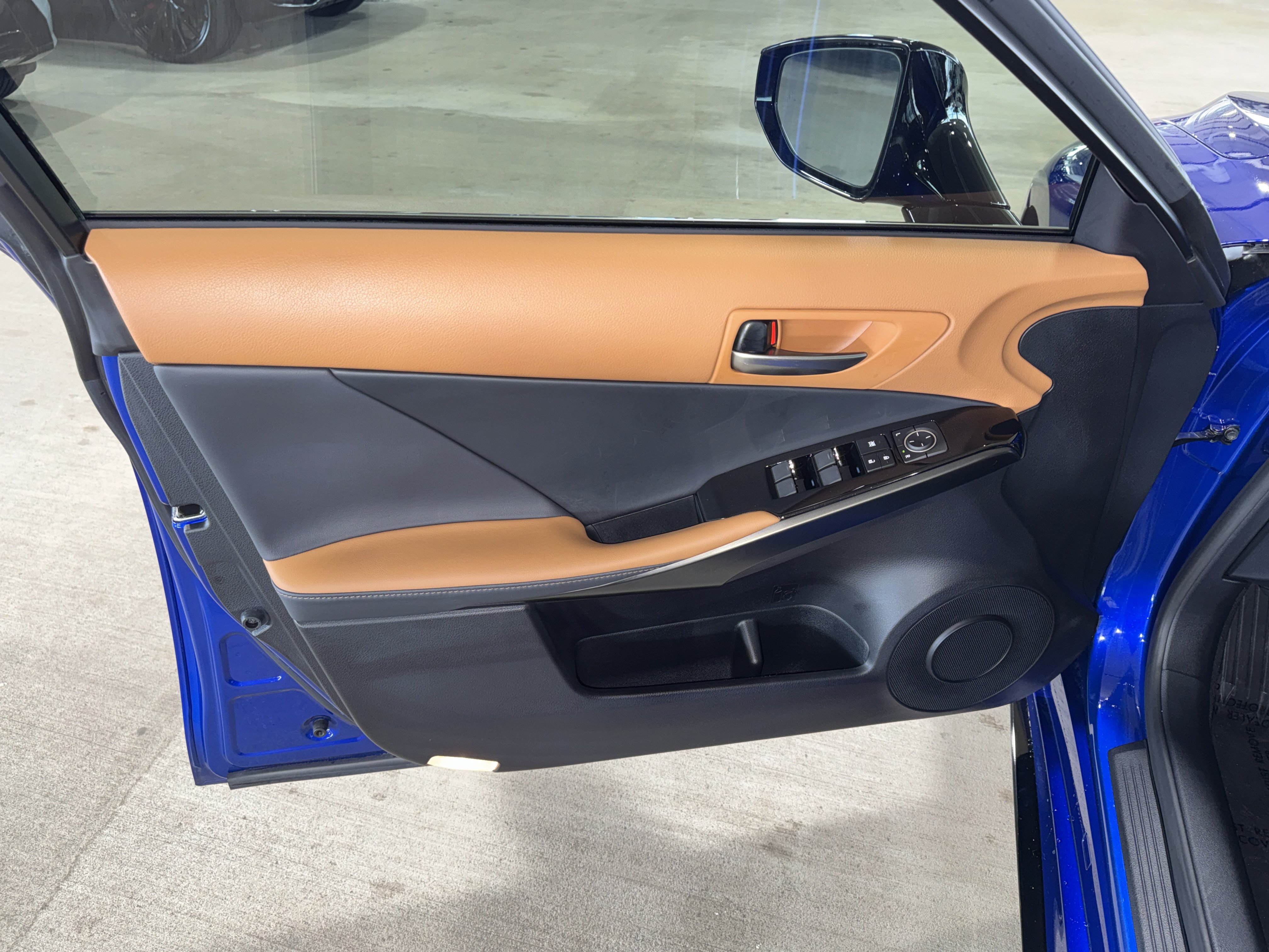 Used 2025 Lexus IS 350 F Sport RWD image 16