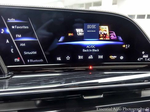 Used 2024 Cadillac Escalade V w/ LPO, ONYX Package image 18