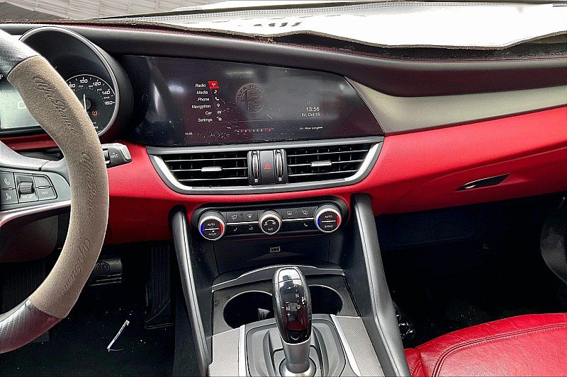 Used 2018 Alfa Romeo Giulia Ti w/ TI Leather Package RWD image 5