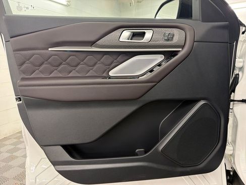 New 2026 Ford Explorer Platinum image 16