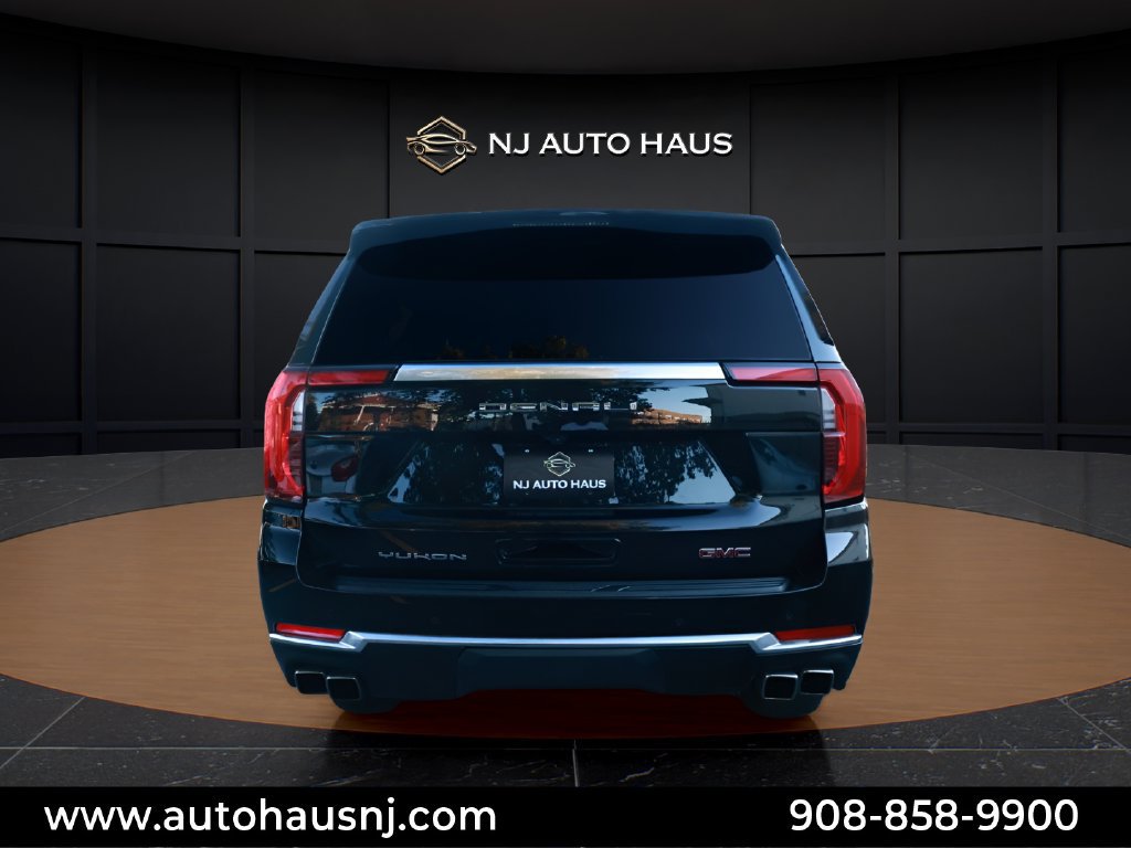 Used 2025 GMC Yukon XL Denali AWD/4WD image 12