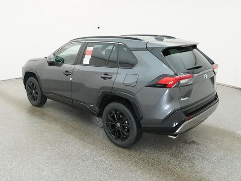 New 2025 Toyota RAV4 SE image 5