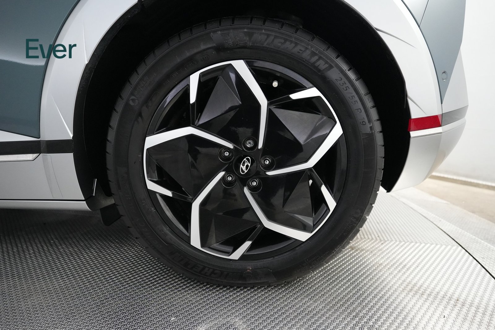 Used 2024 Hyundai Ioniq 5 Limited RWD image 9