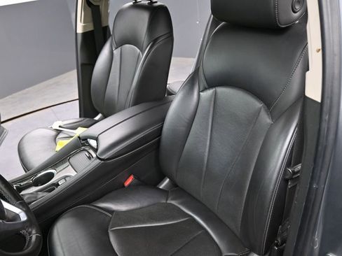 Used 2020 Buick Envision Essence FWD image 19