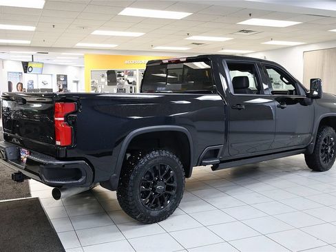 New 2026 Chevrolet Silverado 2500 High Country w/ High Country Premium Package AWD/4WD image 6