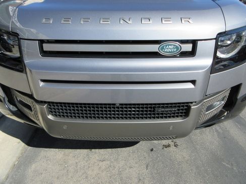 Used 2022 Land Rover Defender 110 X-Dynamic HSE image 15