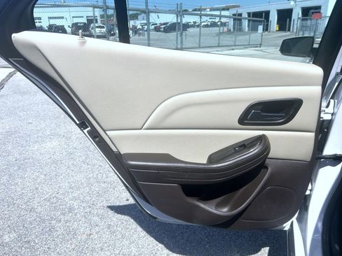 Used 2015 Chevrolet Malibu LT FWD image 10