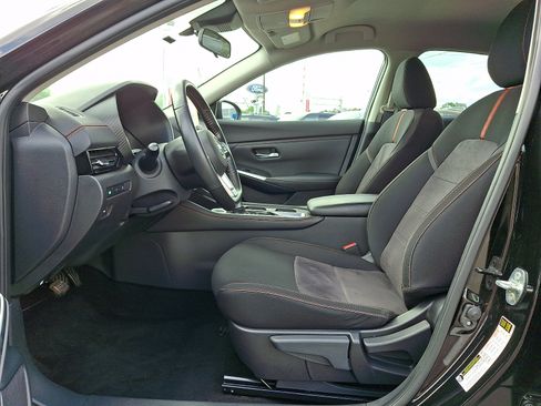 Certified 2022 Nissan Sentra SR w/ Midnight Edition FWD image 13
