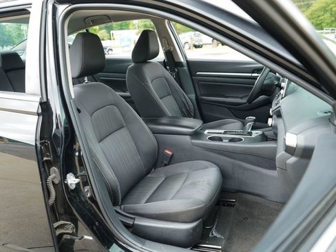 Used 2022 Nissan Altima 2.5 SV FWD image 13