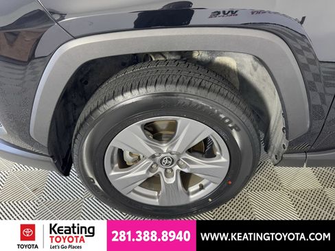 Certified 2025 Toyota RAV4 XLE FWD image 32