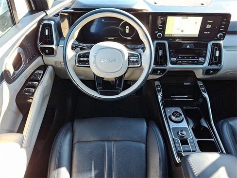 Used 2023 Kia Sorento SX Prestige image 12