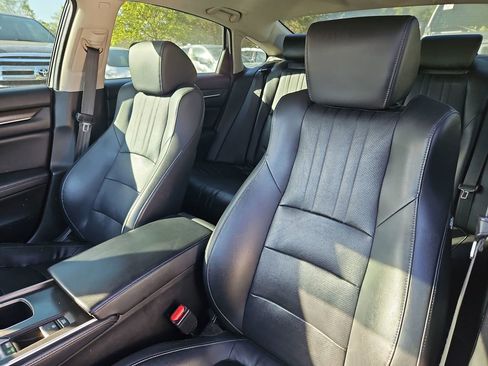 Used 2018 Honda Accord Touring image 9