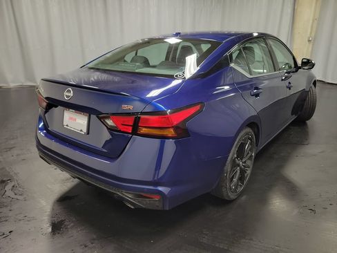 Used 2023 Nissan Altima 2.5 SR FWD image 8