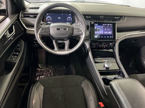 Used 2023 Jeep Grand Cherokee Altitude image 22