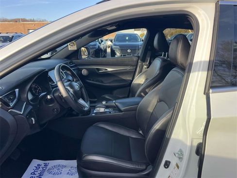 Used 2025 INFINITI QX55 Essential image 12