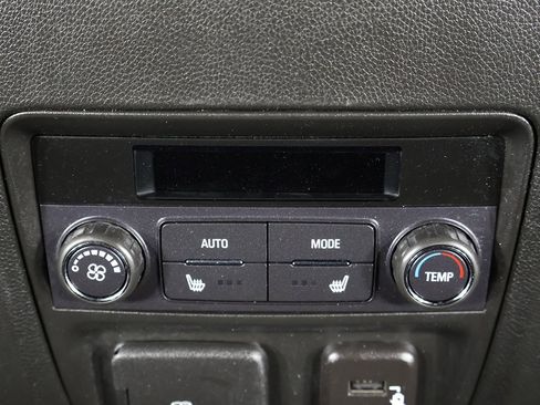 Used 2024 Buick Enclave Premium image 42