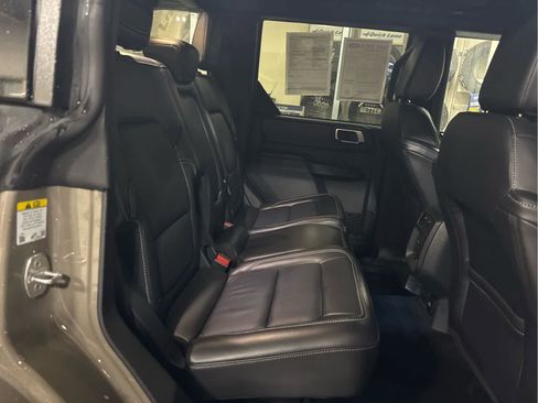Used 2025 Ford Bronco Outer Banks image 45