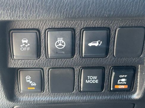 Used 2020 Nissan Pathfinder SL AWD/4WD image 25