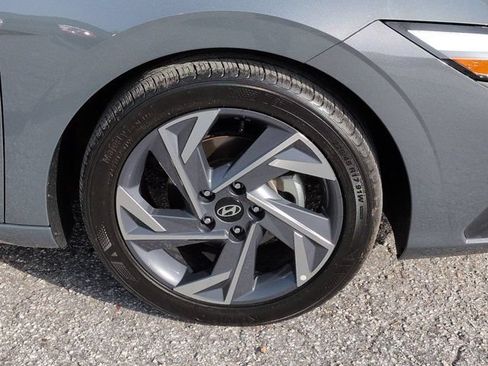 Used 2025 Hyundai Elantra Sport FWD image 10