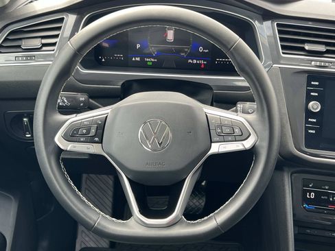 Certified 2023 Volkswagen Tiguan SE FWD image 8