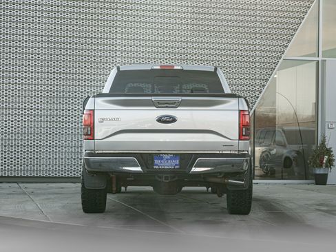 Used 2015 Ford F150 Lariat w/ Equipment Group 502A Luxury image 28