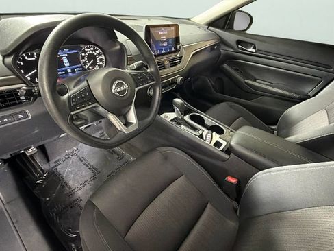Used 2024 Nissan Altima 2.5 SV FWD image 18