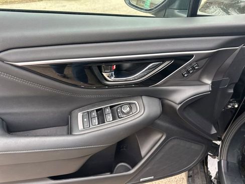 Used 2025 Subaru Outback Limited image 12