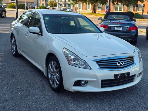 Used 2013 INFINITI G37 Journey w/ Premium Pkg RWD image 3