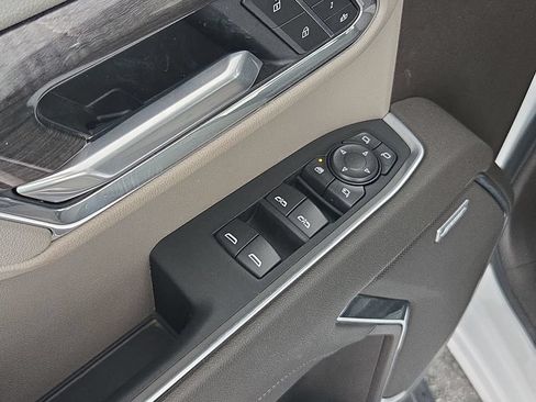 Used 2026 Chevrolet Silverado 1500 LTZ w/ Technology Package RWD image 28