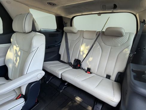 Used 2025 Hyundai Palisade Calligraphy AWD/4WD image 11