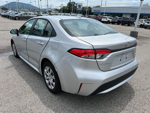 Used 2021 Toyota Corolla LE FWD image 7