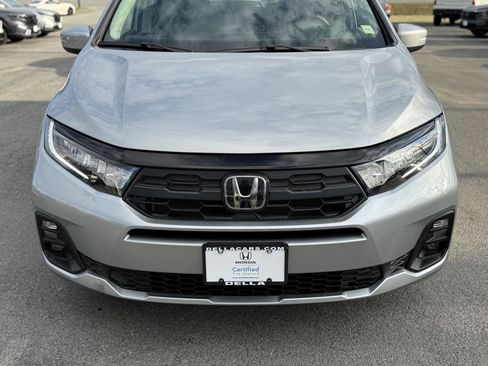 Certified 2026 Honda Odyssey EX-L image 2