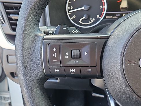 Used 2024 Nissan Rogue S image 13