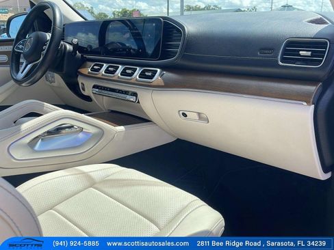 Used 2021 Mercedes-Benz GLS 450 4MATIC image 19