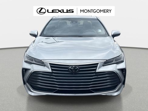 Used 2020 Toyota Avalon Limited image 8