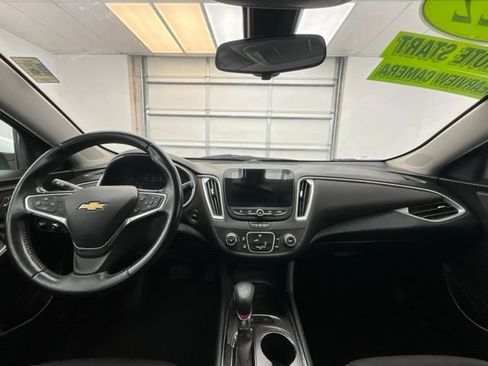 Used 2022 Chevrolet Malibu RS FWD image 4