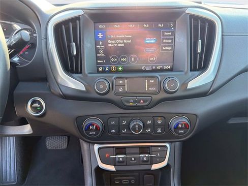 Used 2024 GMC Terrain SLT image 28