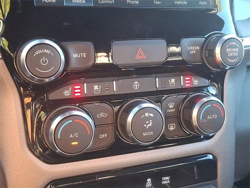 Used 2024 RAM 1500 Laramie image 19