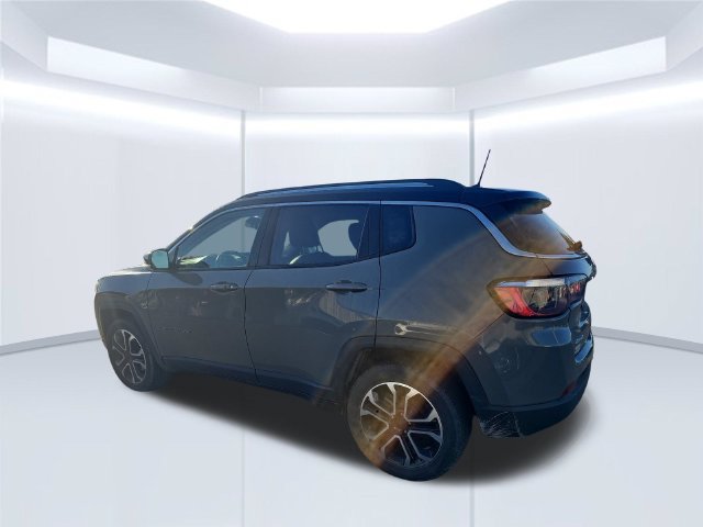 Used 2022 Jeep Compass Limited AWD/4WD image 3